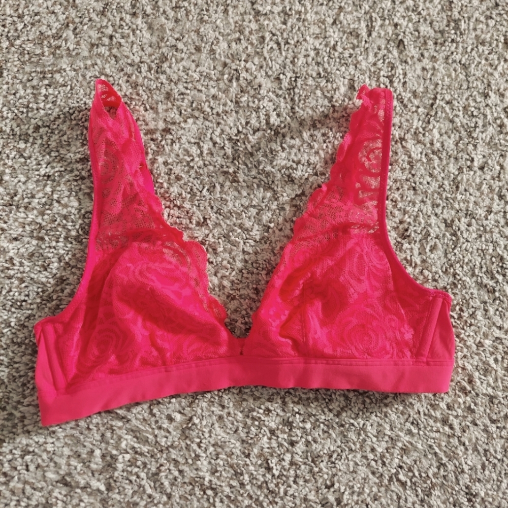 VS Pink Lace Bralette